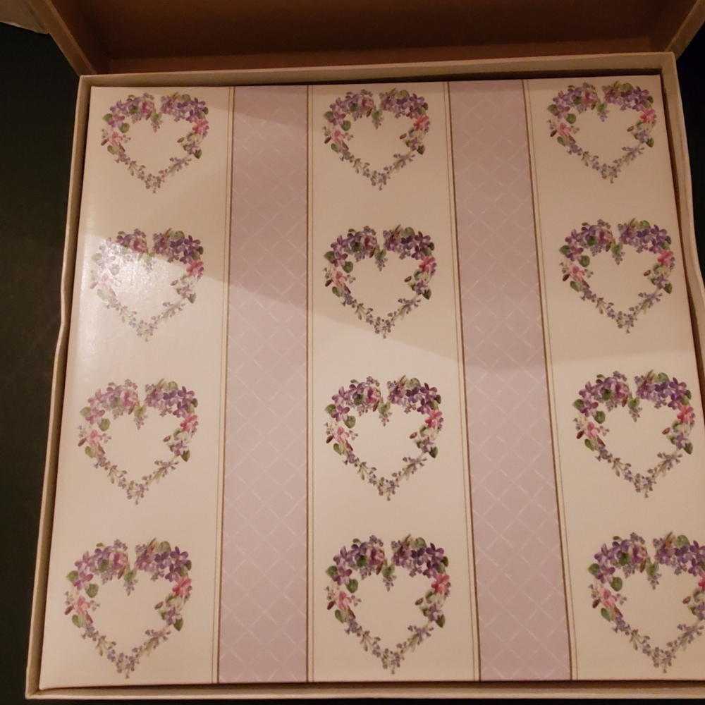 🎄 New Carlton Scrapbook Album (Final Sale)